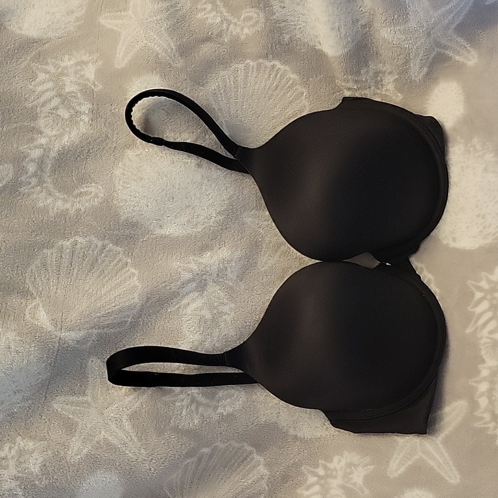 Victoria's Secret 34DD Body By Victoria Perfect Coverage Bra Black